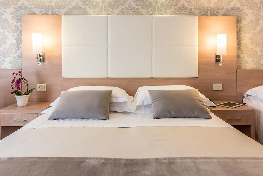 Michelangelo Cesenatico Hotel 4*,  Италия